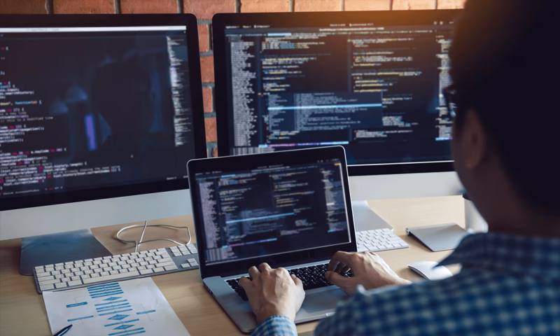 数据科学选型：R与Python如何赋能绵竹市网站建设？